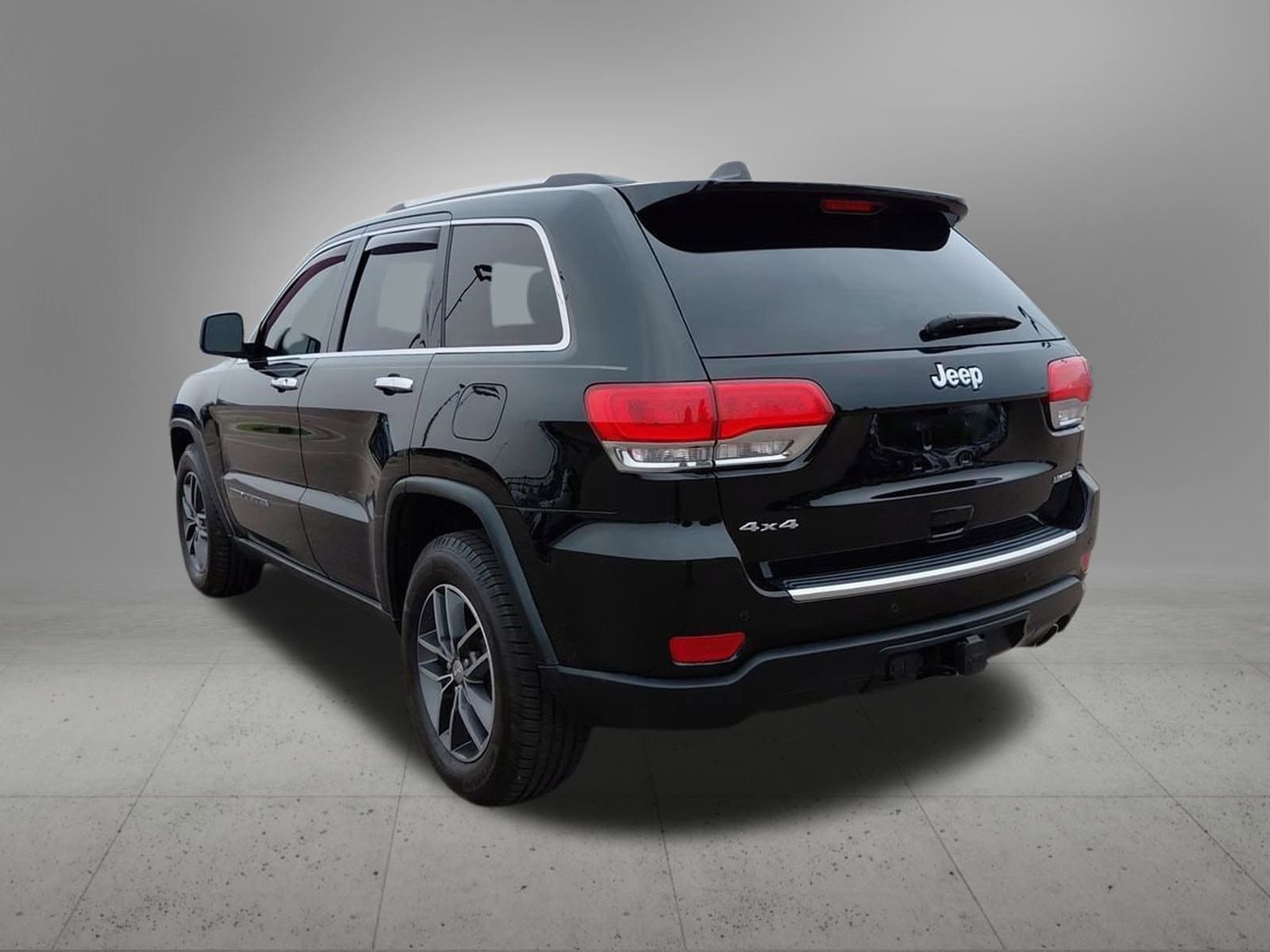 Thumbnail: 2017 Jeep Grand Cherokee - 4