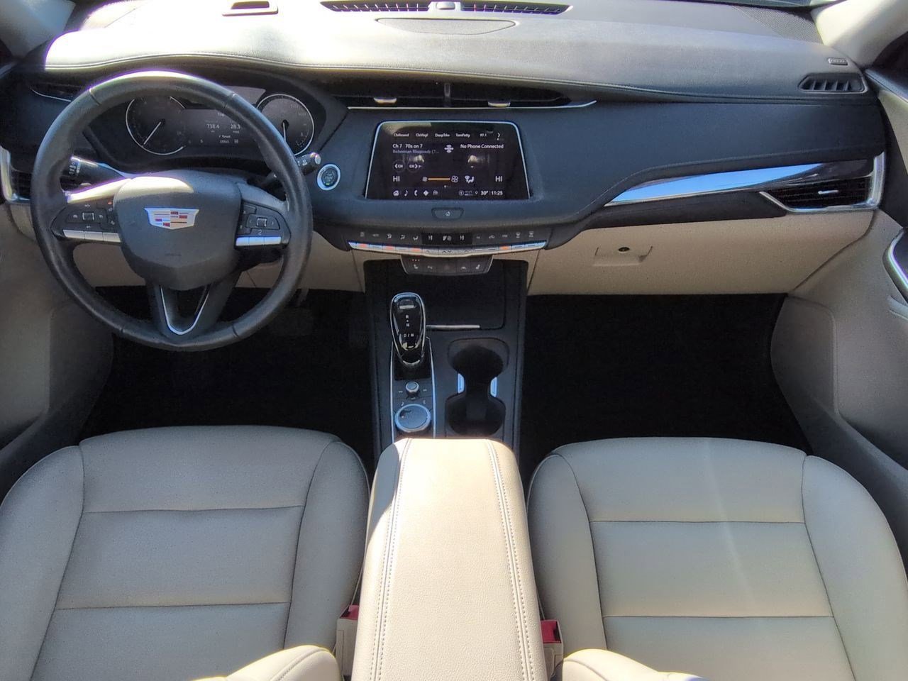 Thumbnail: 2022 Cadillac XT4 - 15