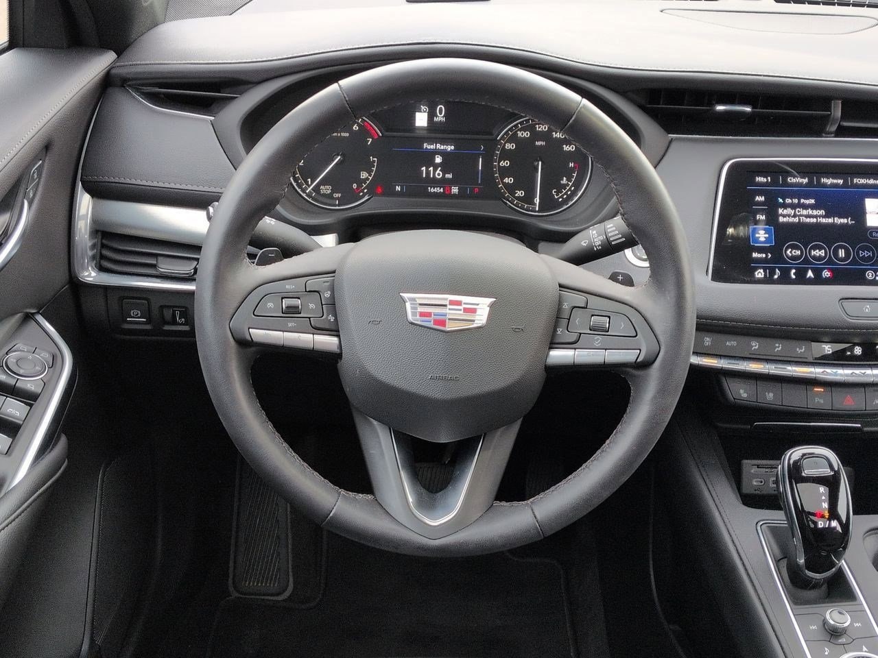 Thumbnail: 2023 Cadillac XT4 - 24