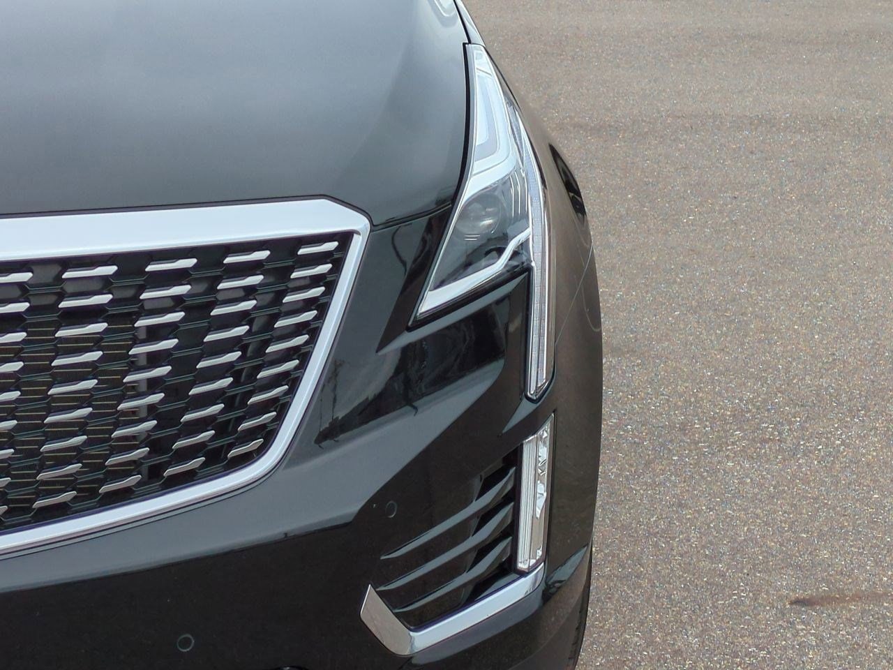 Thumbnail: 2023 Cadillac XT5 - 10