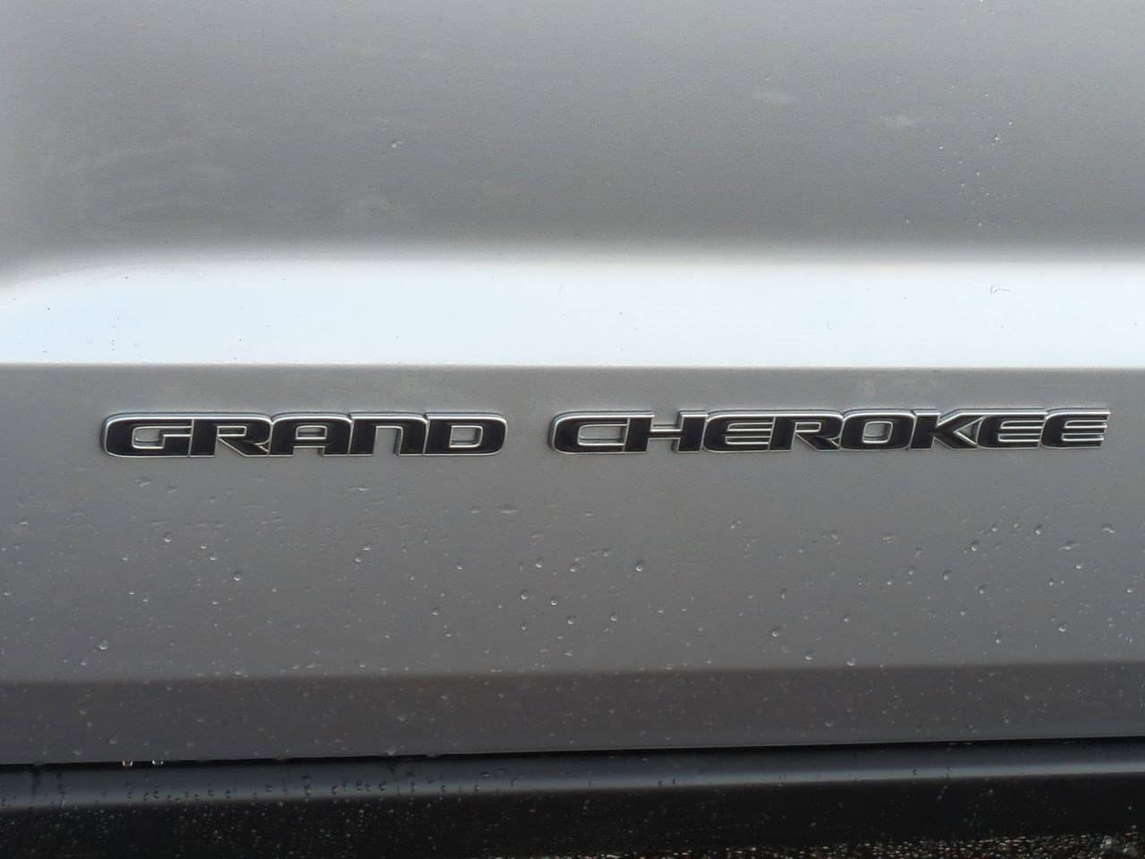 Thumbnail: 2020 Jeep Grand Cherokee - 12