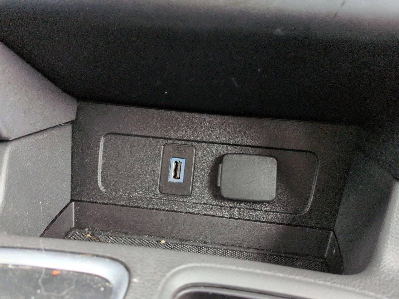 Thumbnail: 2017 Ford Escape - 28