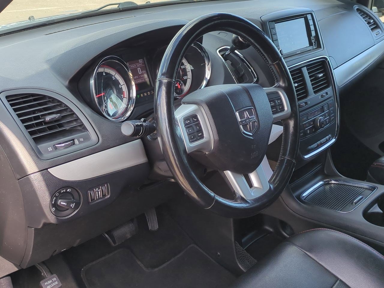 Thumbnail: 2019 Dodge Grand Caravan - 2