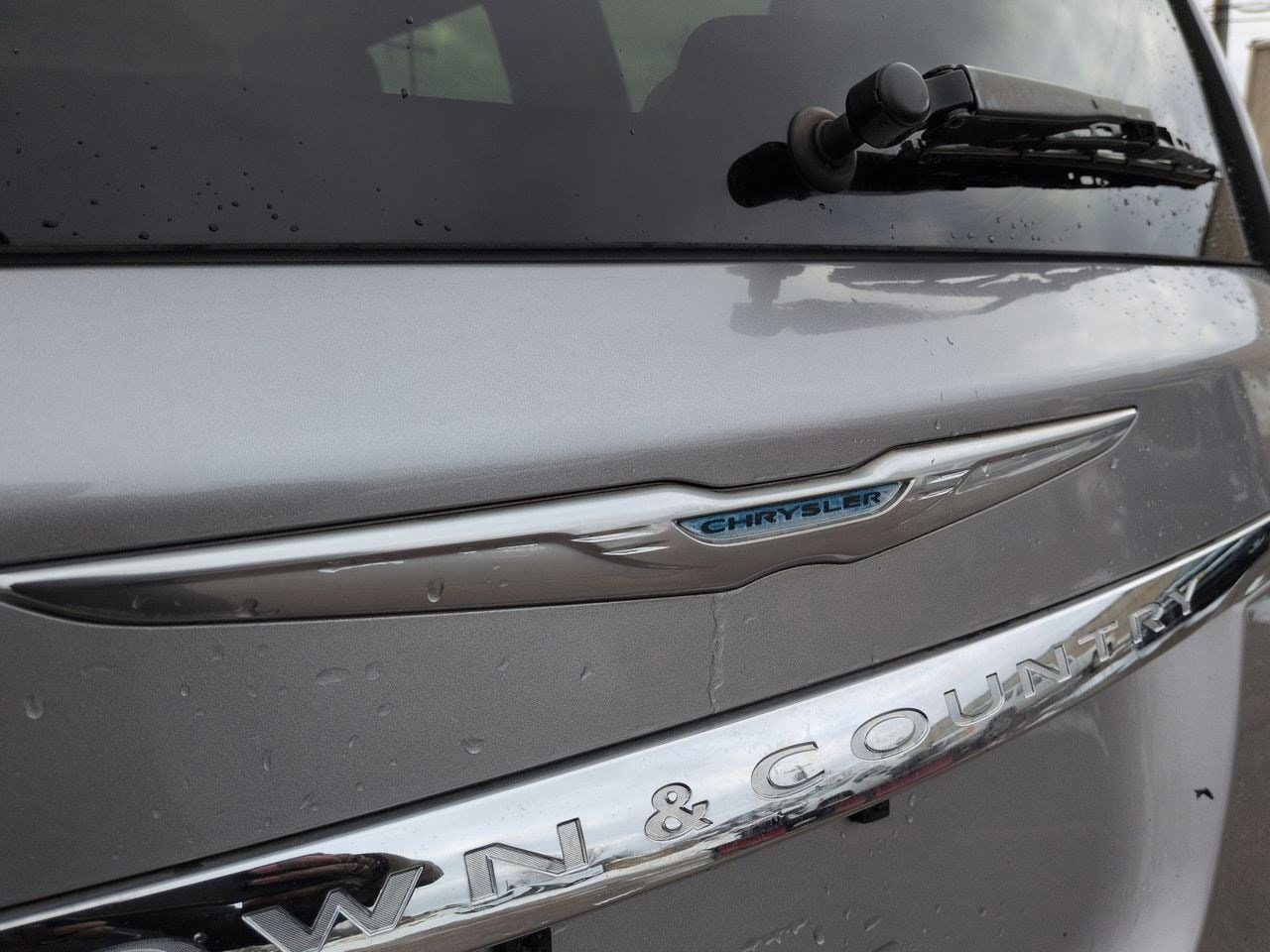 Thumbnail: 2015 Chrysler Town & Country - 11