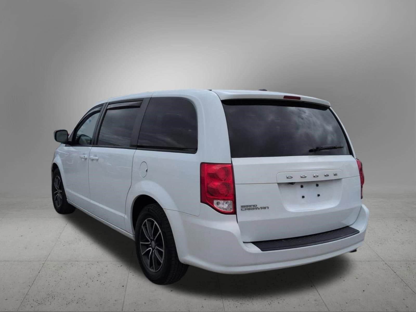 Thumbnail: 2019 Dodge Grand Caravan - 3