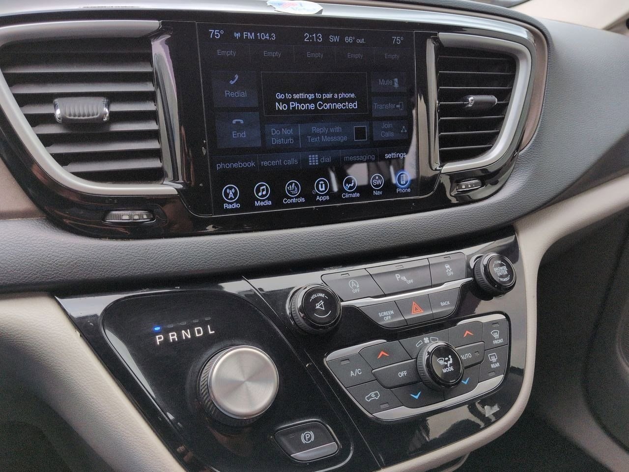 Thumbnail: 2017 Chrysler Pacifica - 28