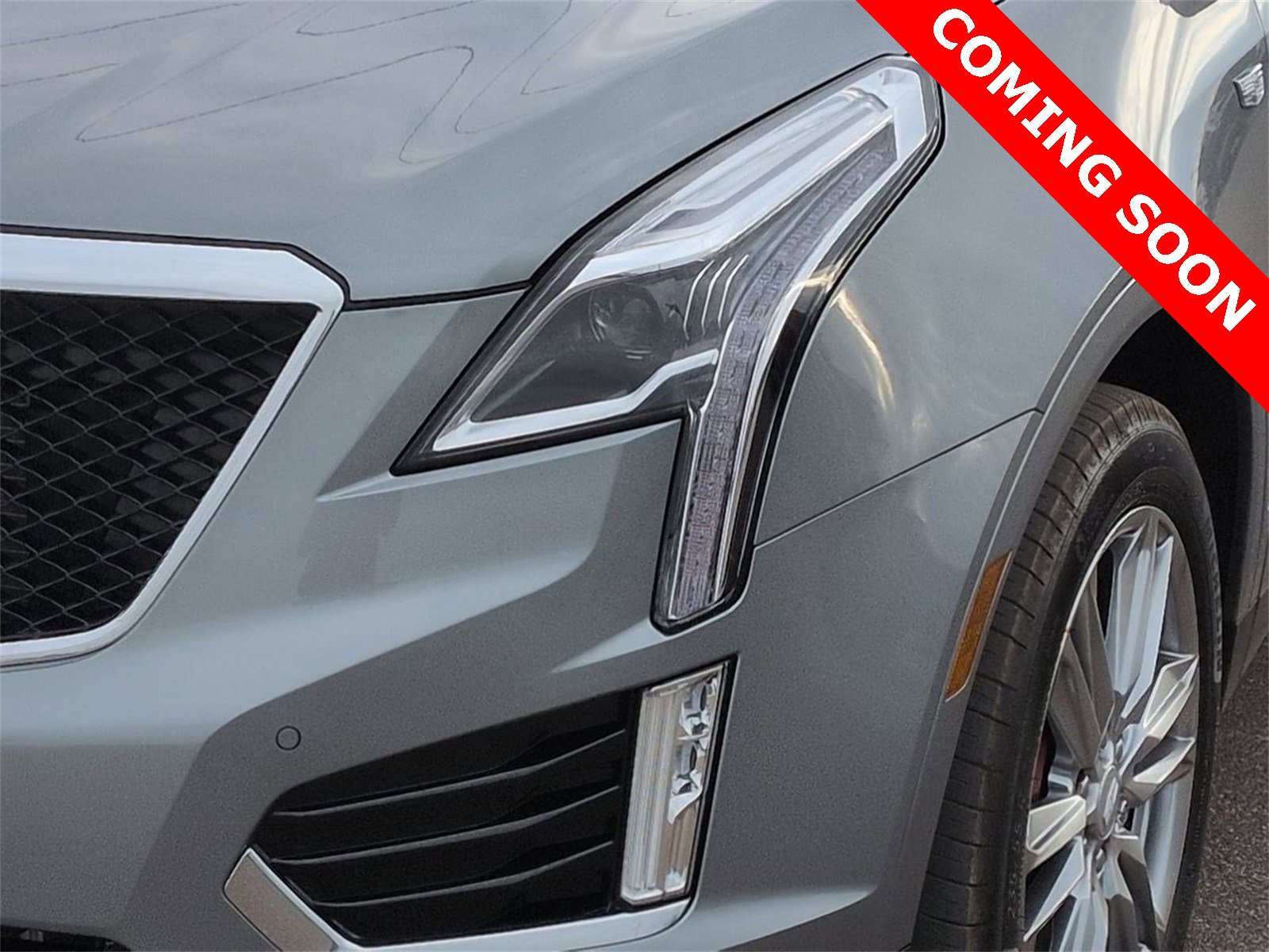 Thumbnail: 2023 Cadillac XT5 - 10
