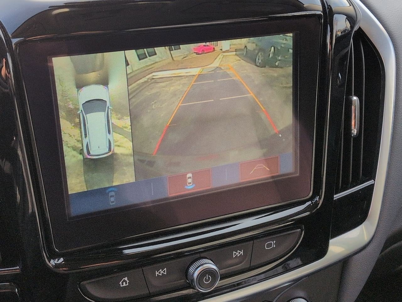 Thumbnail: 2019 Chevrolet Traverse - 32