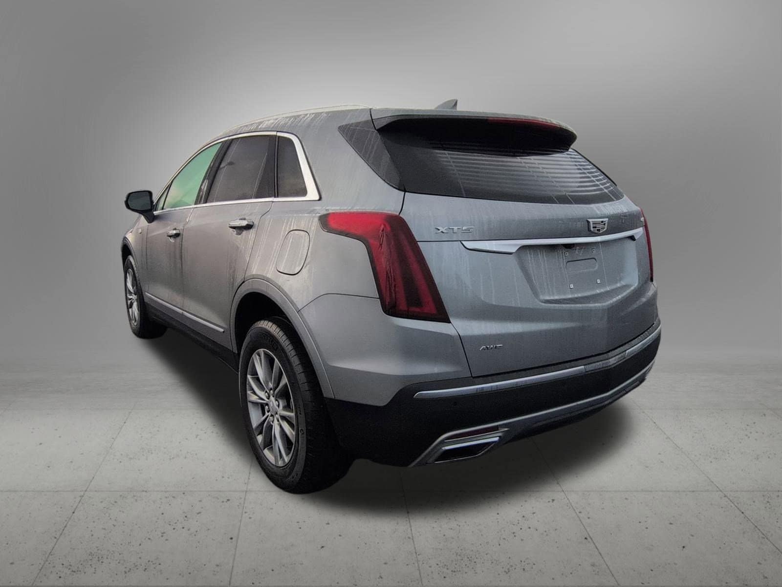 Thumbnail: 2023 Cadillac XT5 - 4