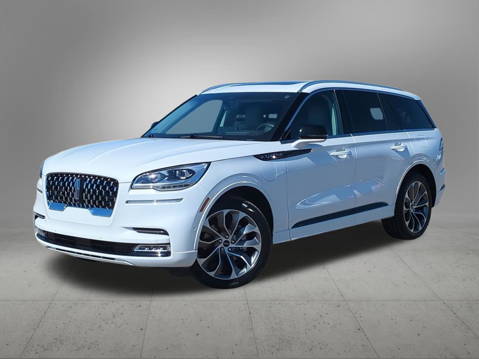 Thumbnail: 2023 Lincoln Aviator - 1