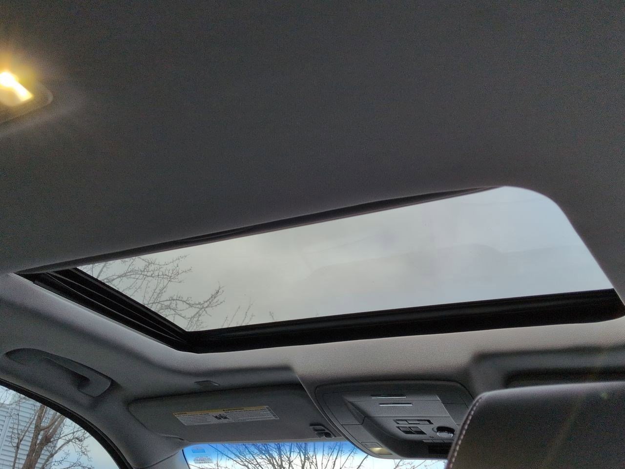 Thumbnail: 2019 GMC Yukon XL - 23