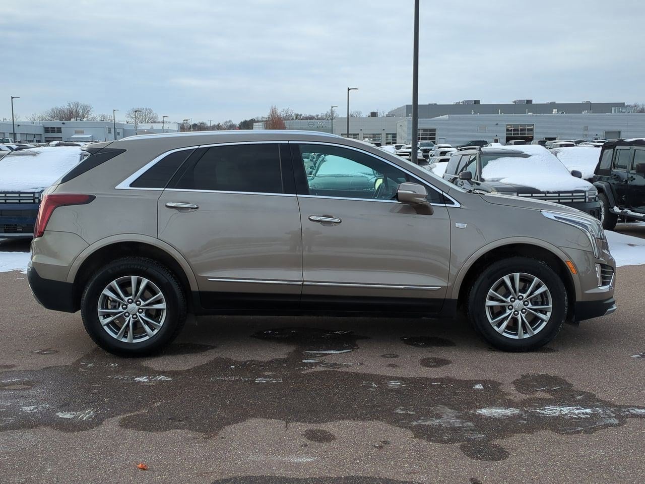 Thumbnail: 2023 Cadillac XT5 - 7