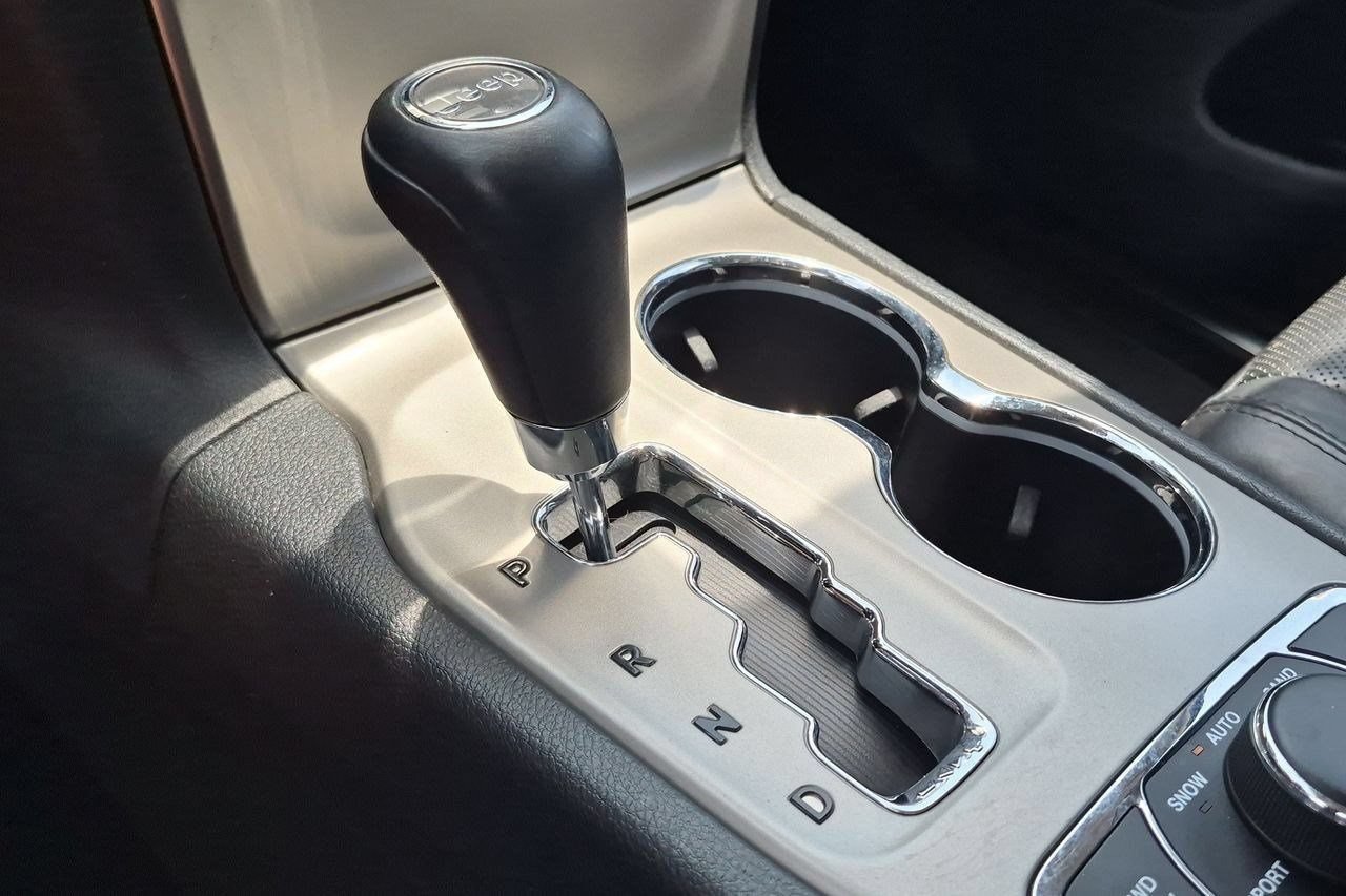 Thumbnail: 2013 Jeep Grand Cherokee - 28