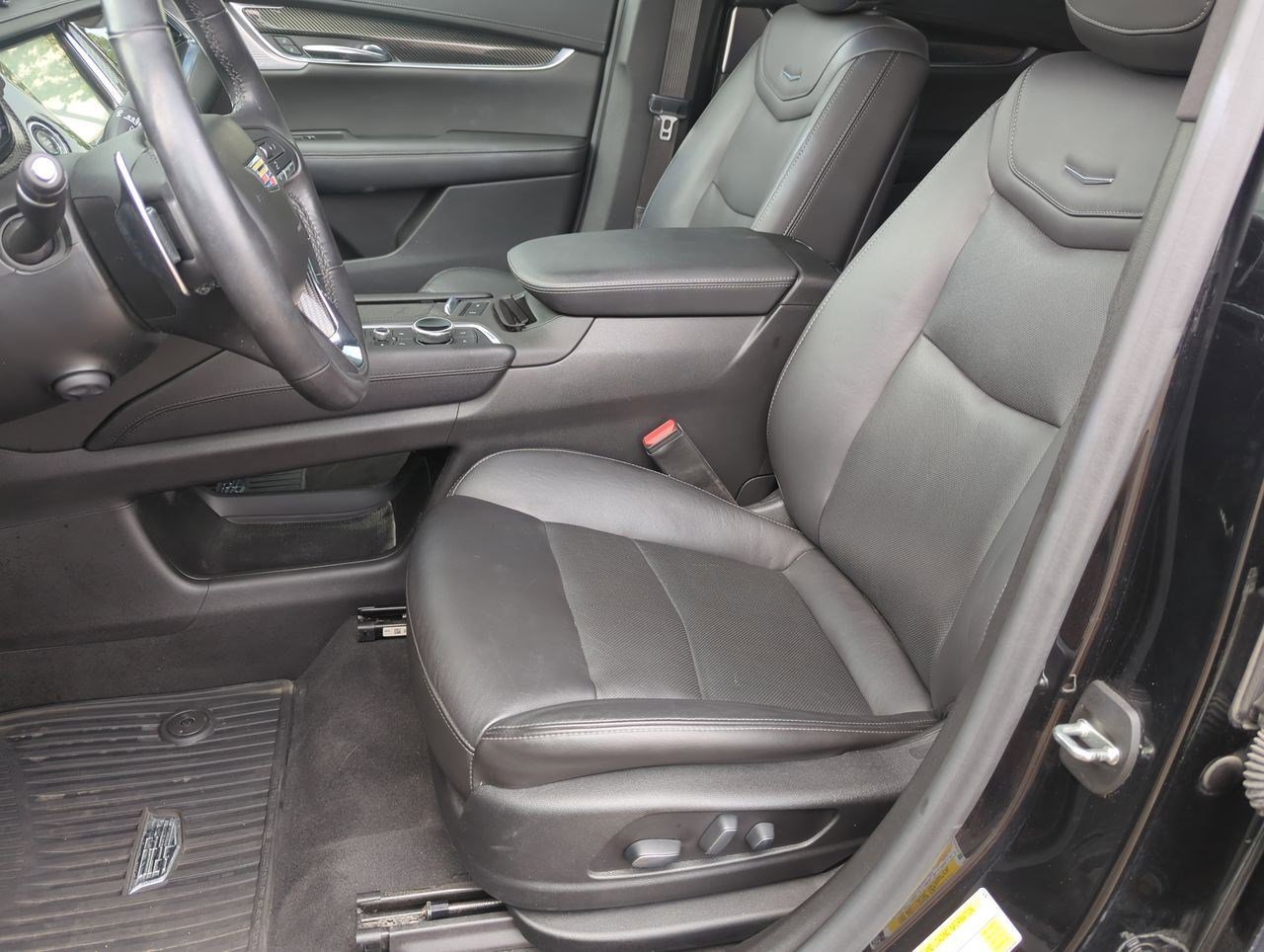 Thumbnail: 2020 Cadillac XT6 - 14