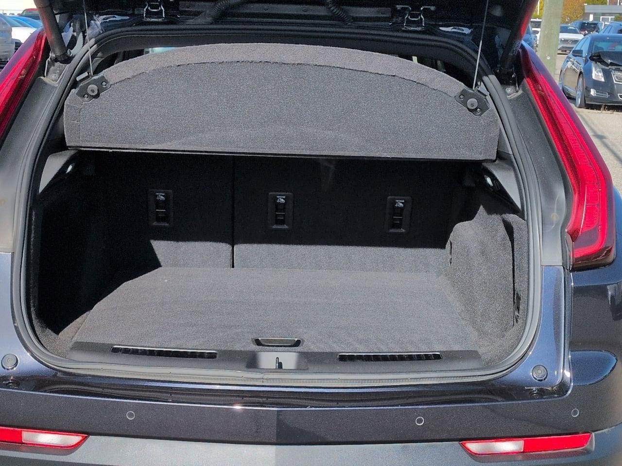 Thumbnail: 2023 Cadillac XT4 - 33