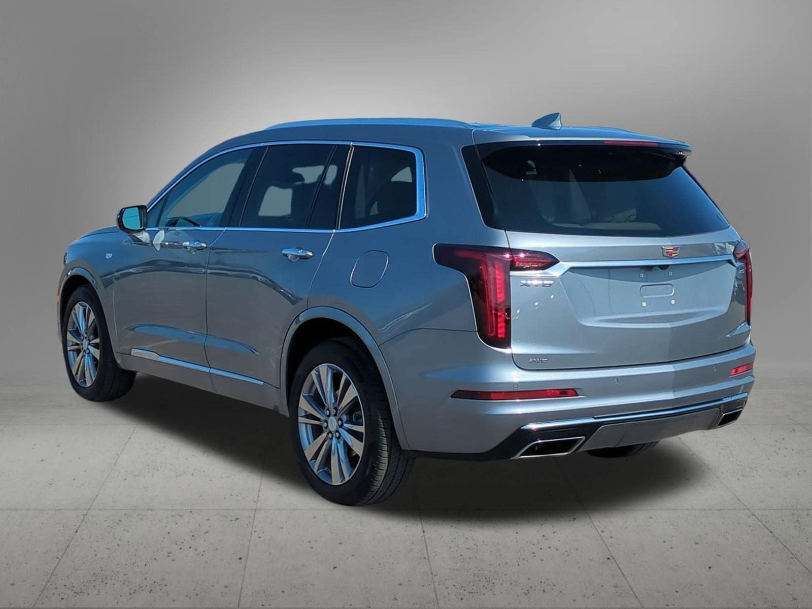 Thumbnail: 2023 Cadillac XT6 - 4