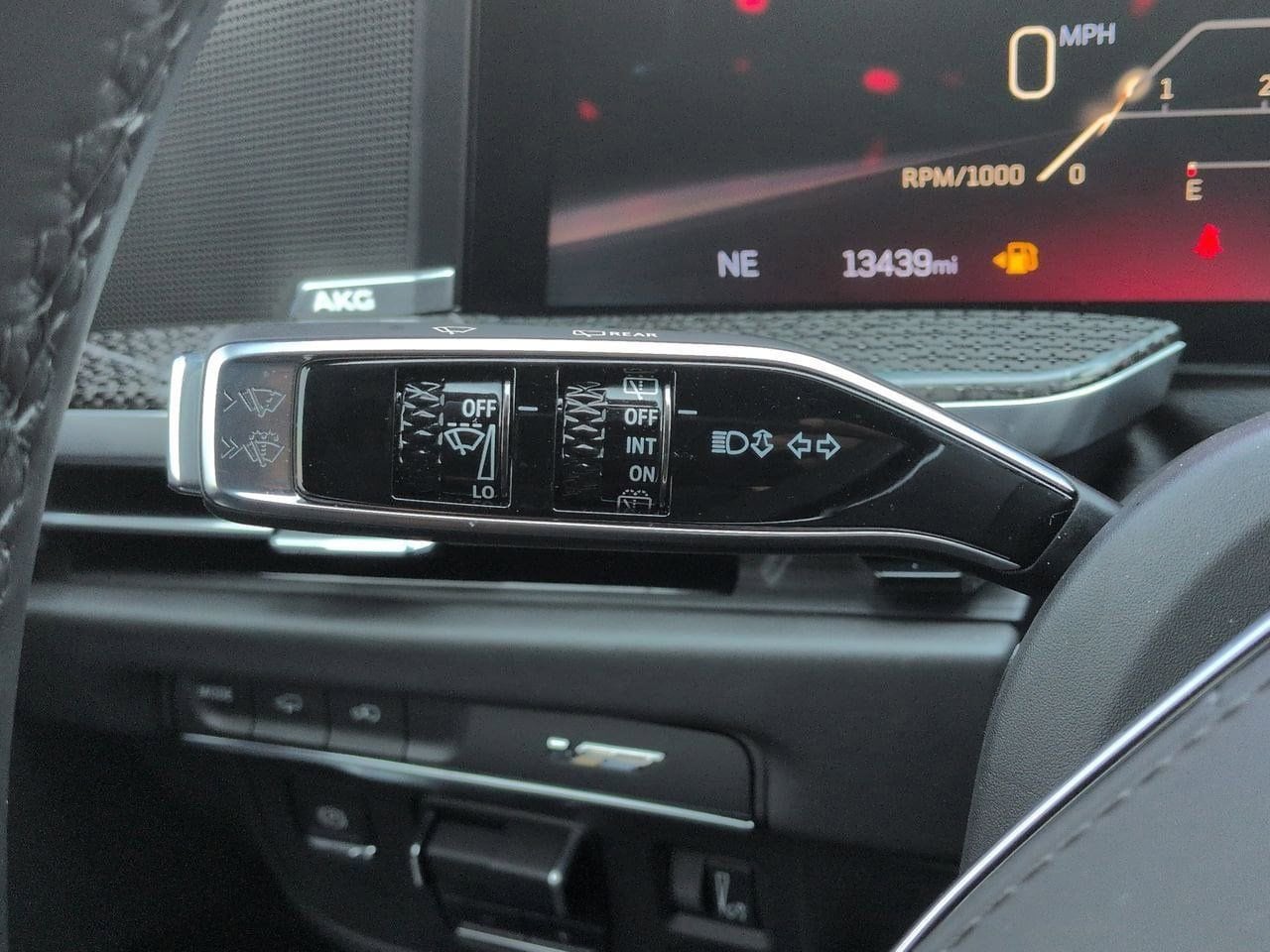 Thumbnail: 2025 Cadillac Escalade - 28