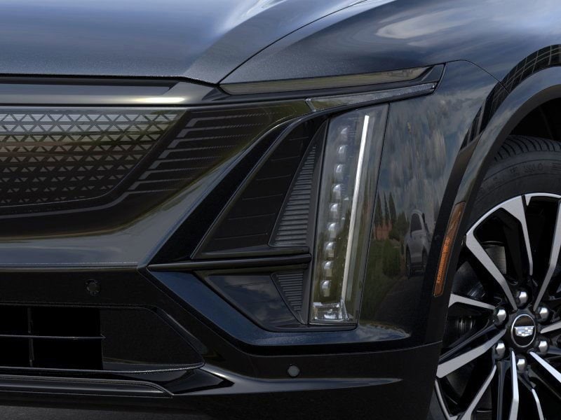 Thumbnail: 2026 Cadillac Lyriq - 10