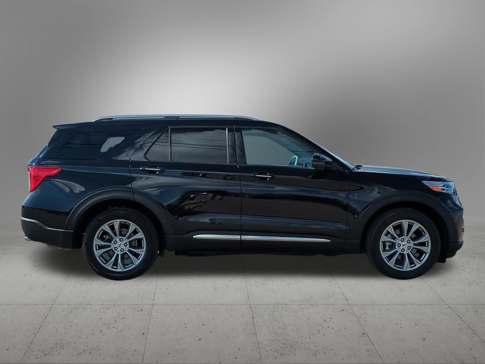 Thumbnail: 2022 Ford Explorer - 7
