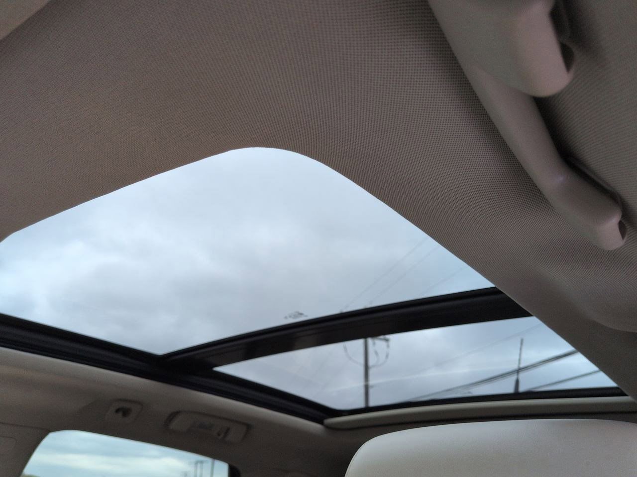 Thumbnail: 2011 Cadillac SRX - 17
