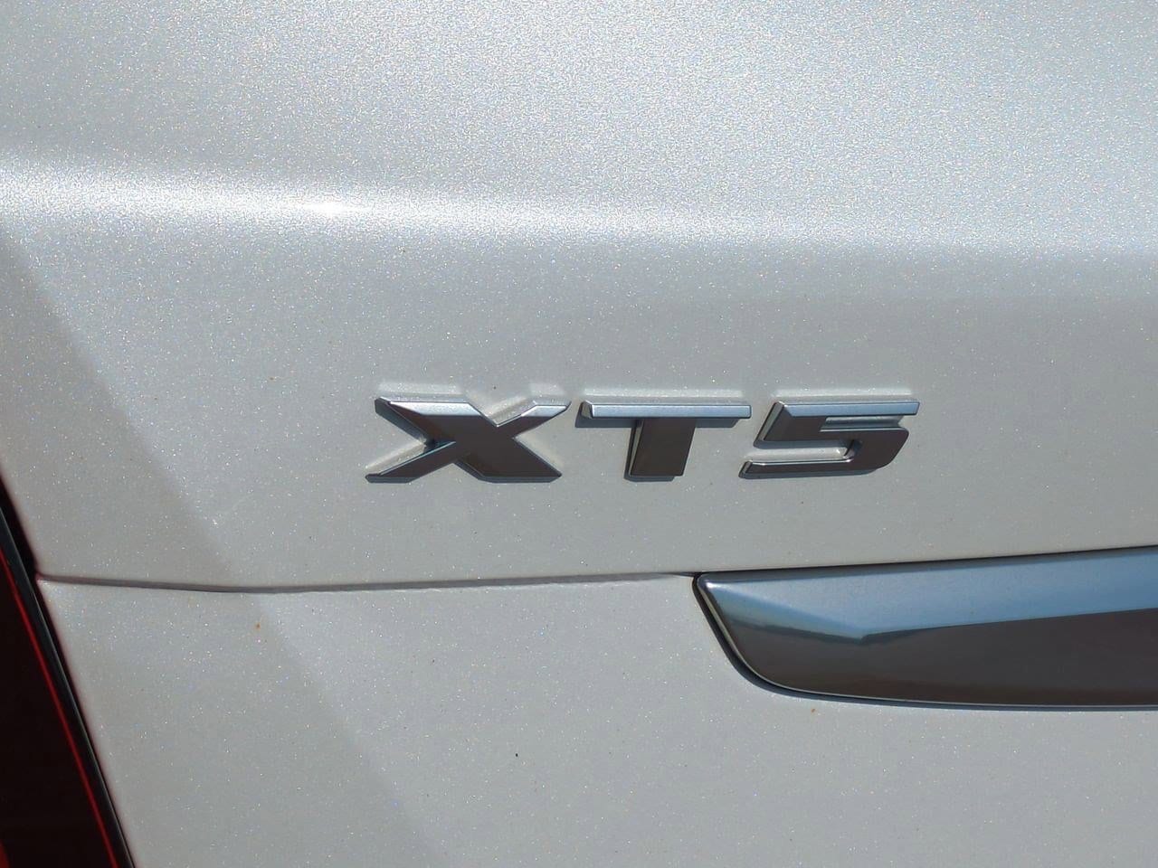 Thumbnail: 2023 Cadillac XT5 - 12
