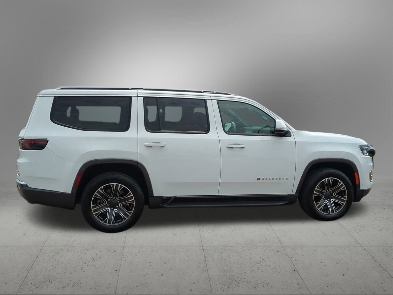 Thumbnail: 2022 Jeep Wagoneer - 7