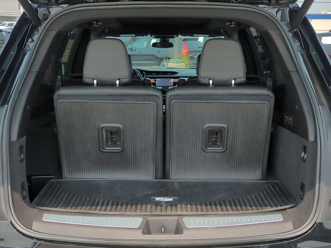 Thumbnail: 2023 Cadillac XT6 - 34