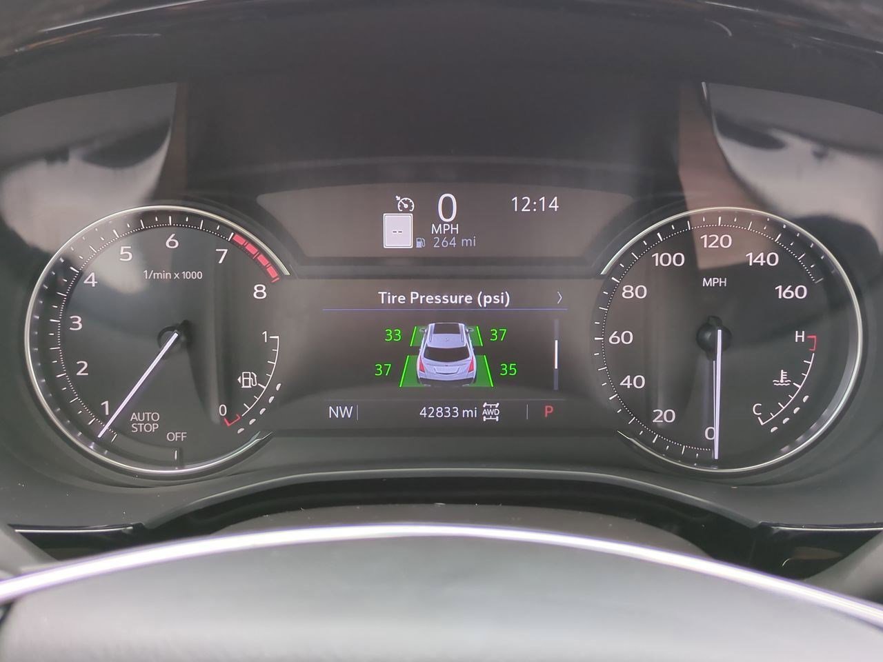 Thumbnail: 2023 Cadillac XT5 - 33