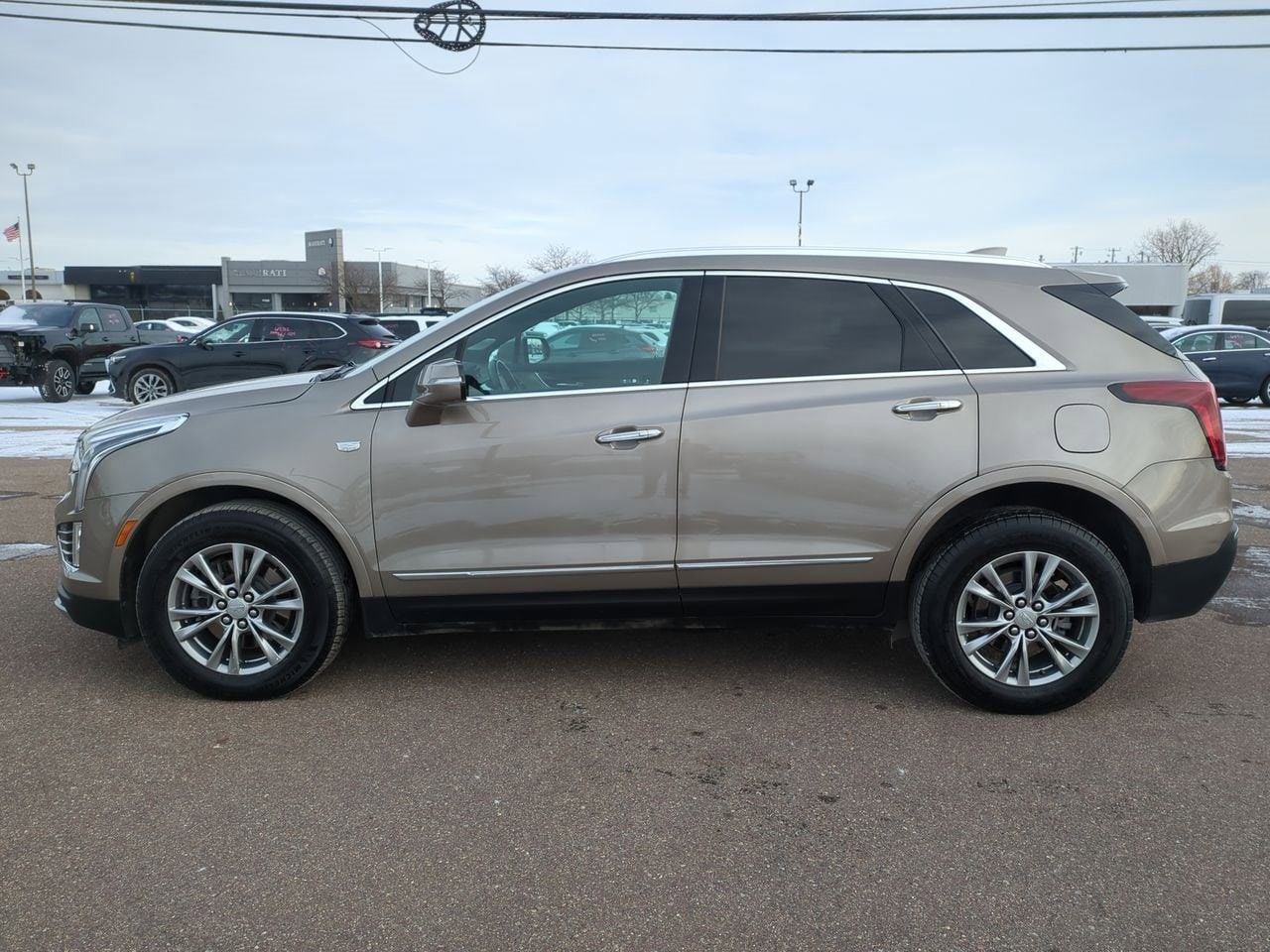 Thumbnail: 2023 Cadillac XT5 - 3