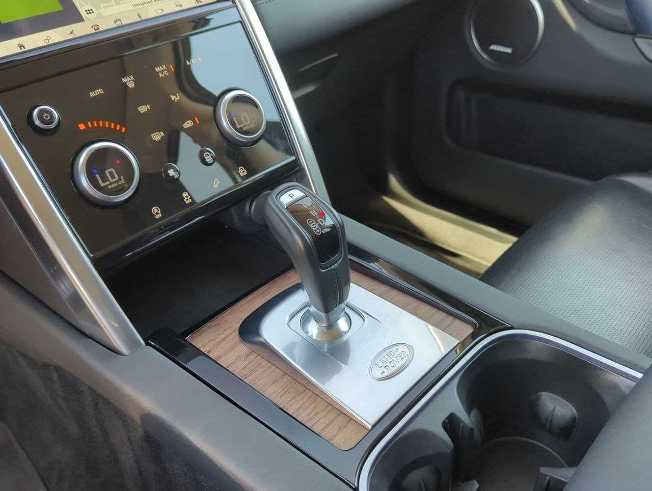 Thumbnail: 2020 Land Rover Discovery Sport - 32