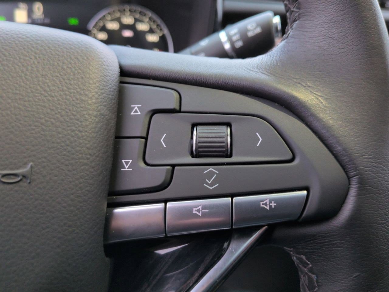 Thumbnail: 2025 Cadillac XT6 - 27