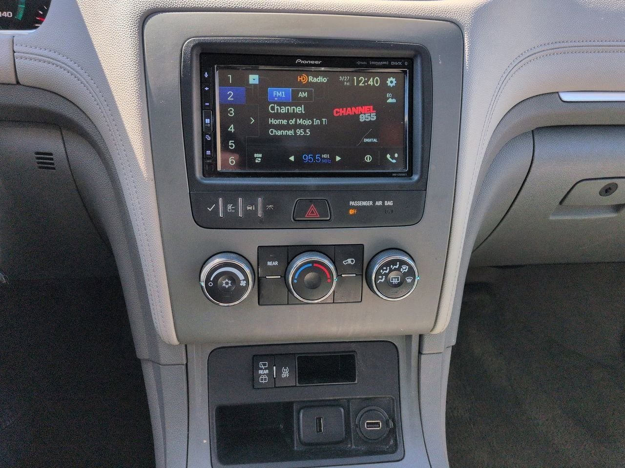 Thumbnail: 2017 Chevrolet Traverse - 26