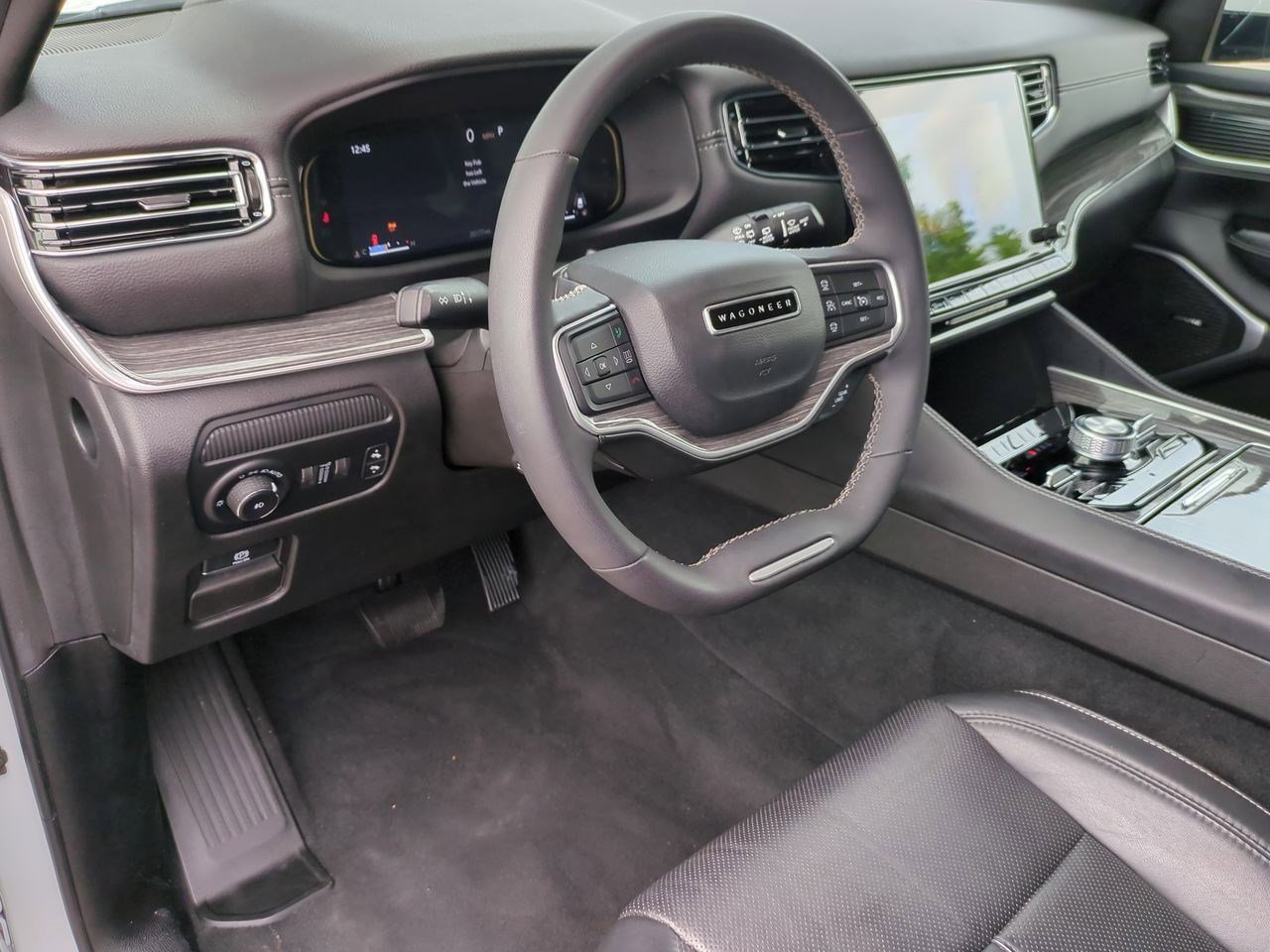 Thumbnail: 2022 Jeep Wagoneer - 2