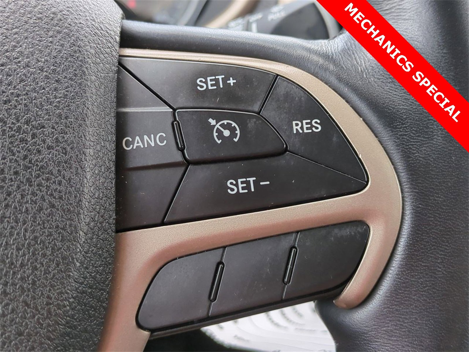 Thumbnail: 2015 Jeep Cherokee - 23