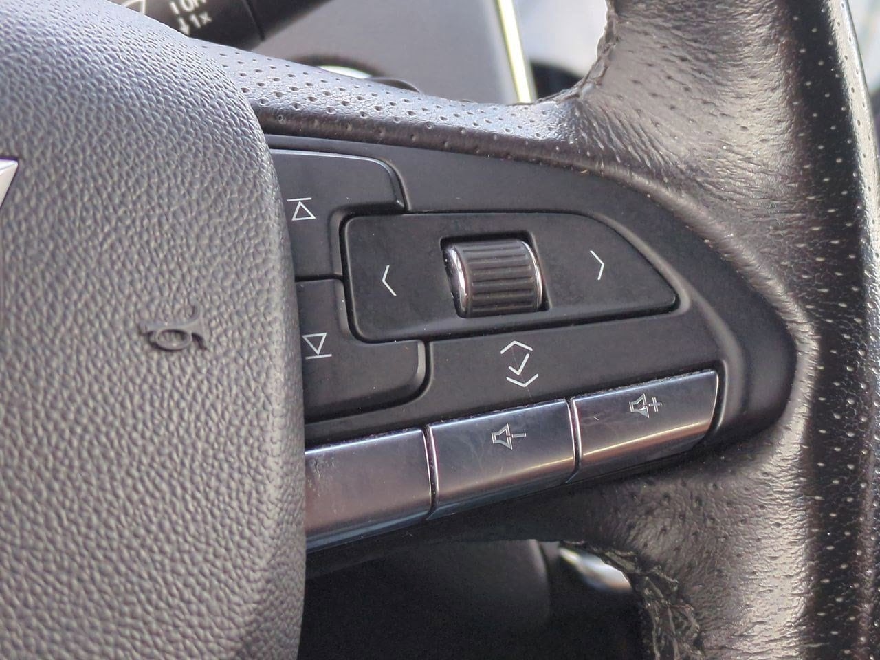 Thumbnail: 2020 Cadillac XT4 - 25