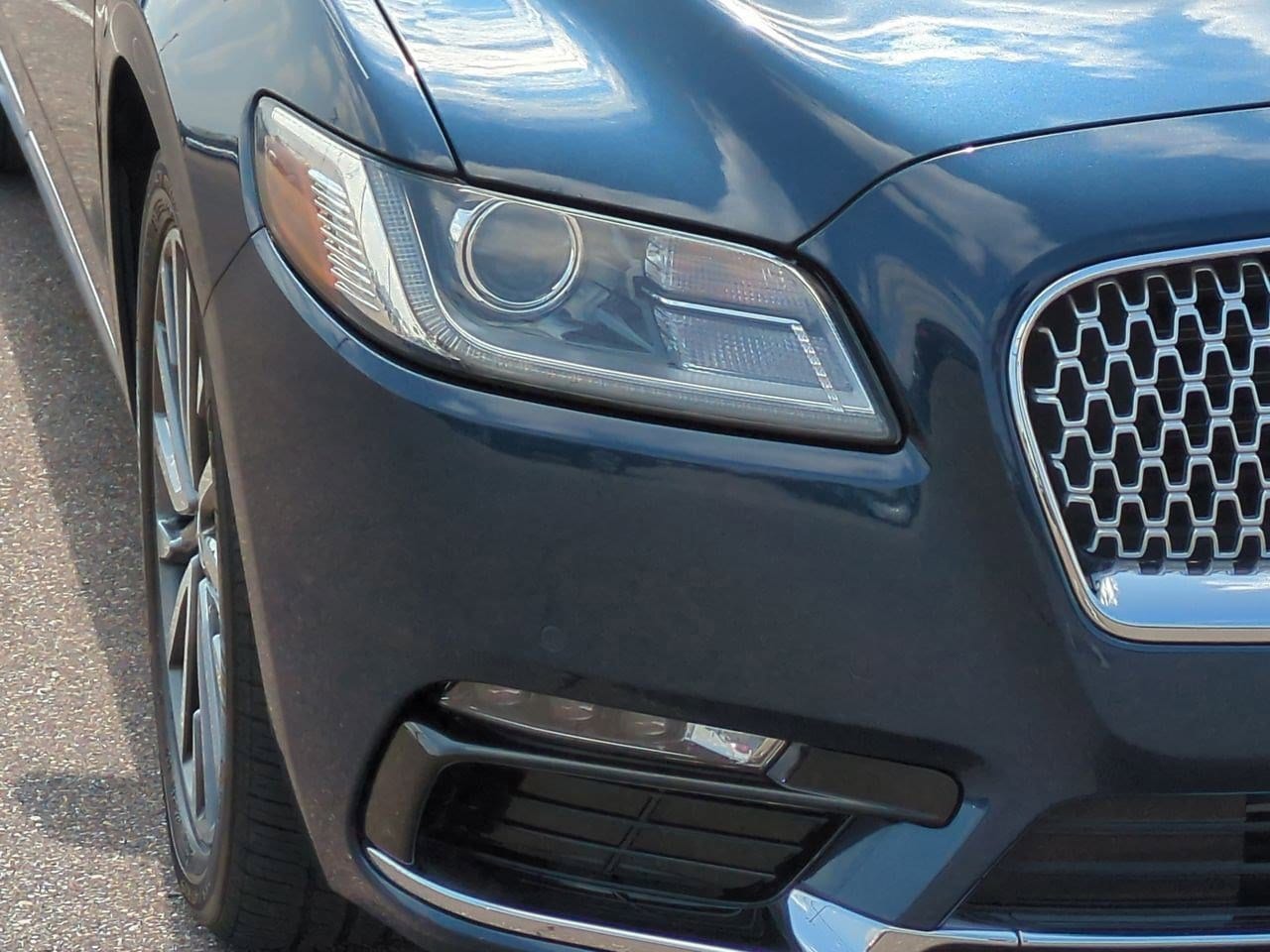 Thumbnail: 2017 Lincoln Continental - 10