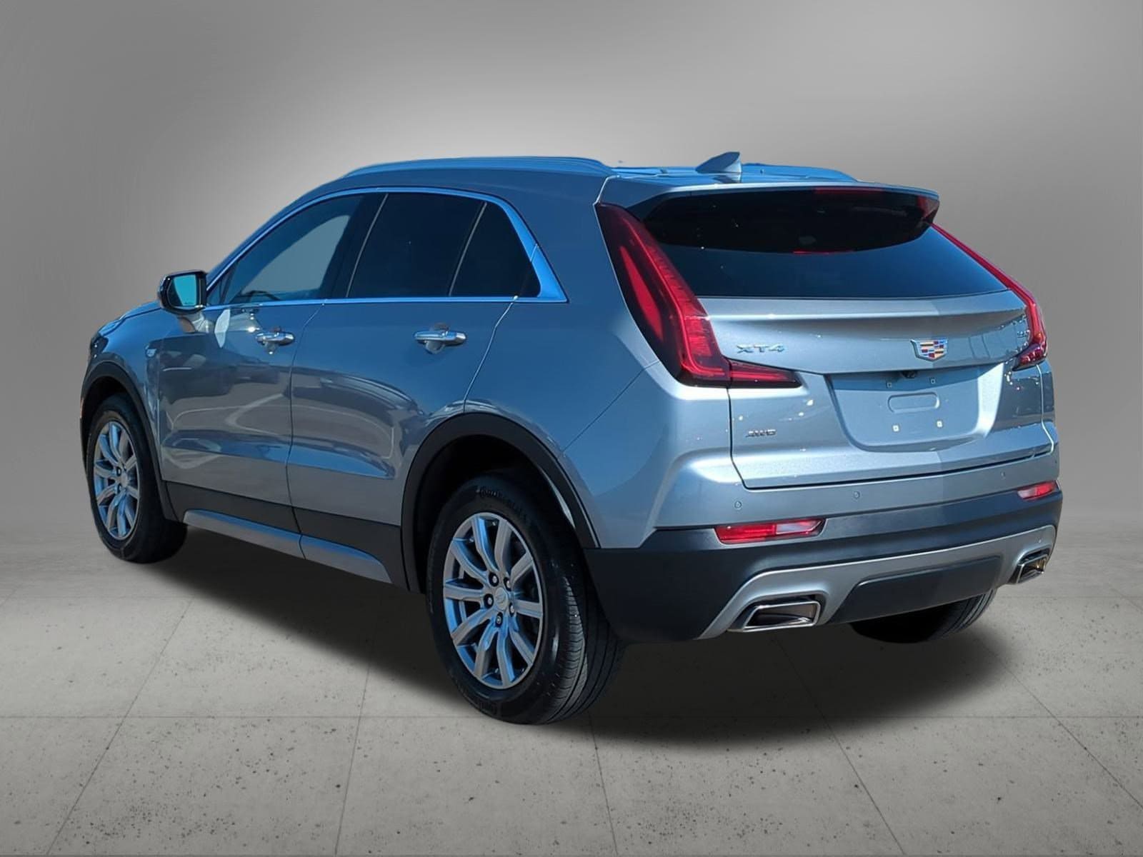 Thumbnail: 2023 Cadillac XT4 - 4