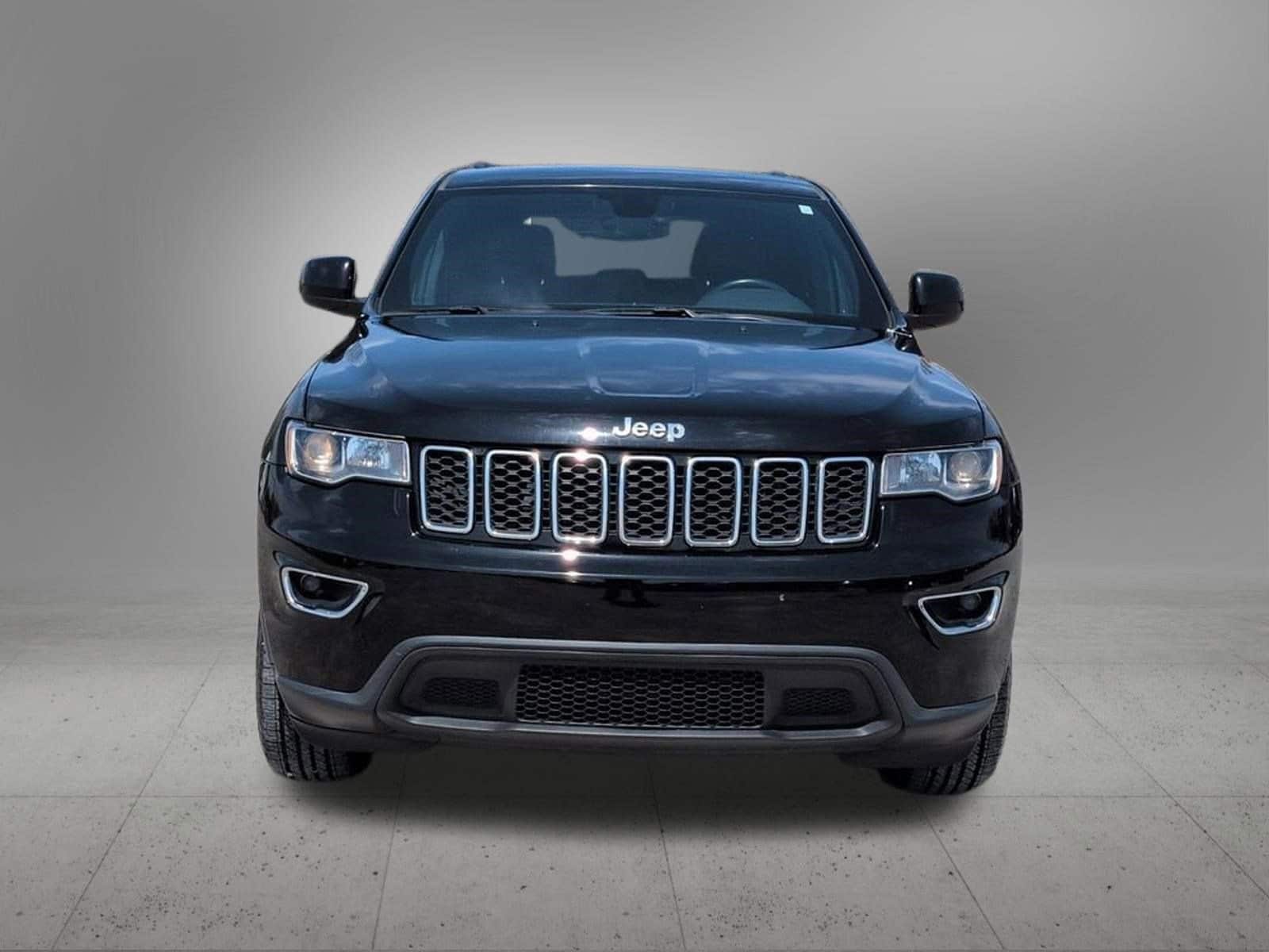 Thumbnail: 2017 Jeep Grand Cherokee - 9