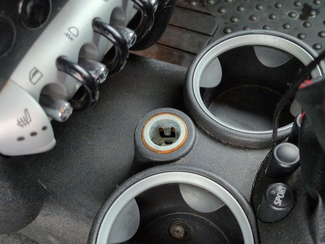 Thumbnail: 2009 MINI Cooper Hardtop - 25