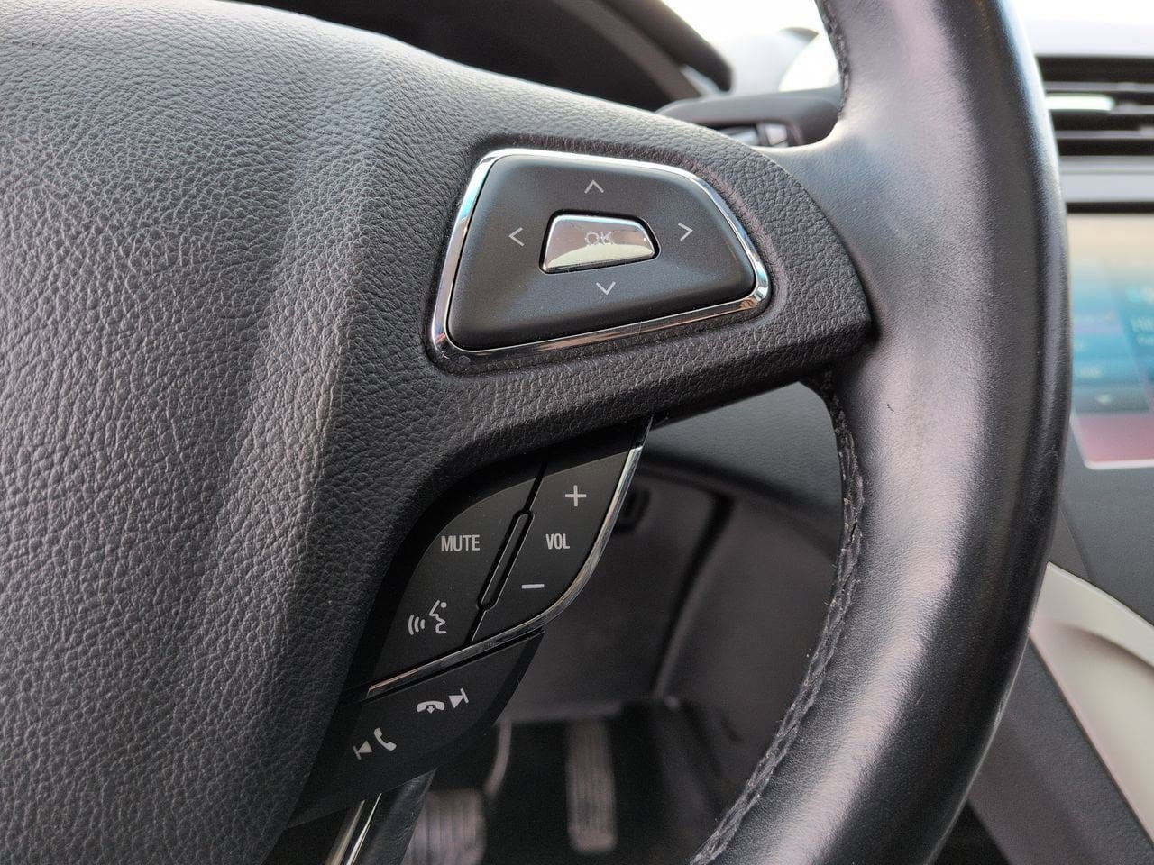 Thumbnail: 2016 Lincoln MKZ - 23