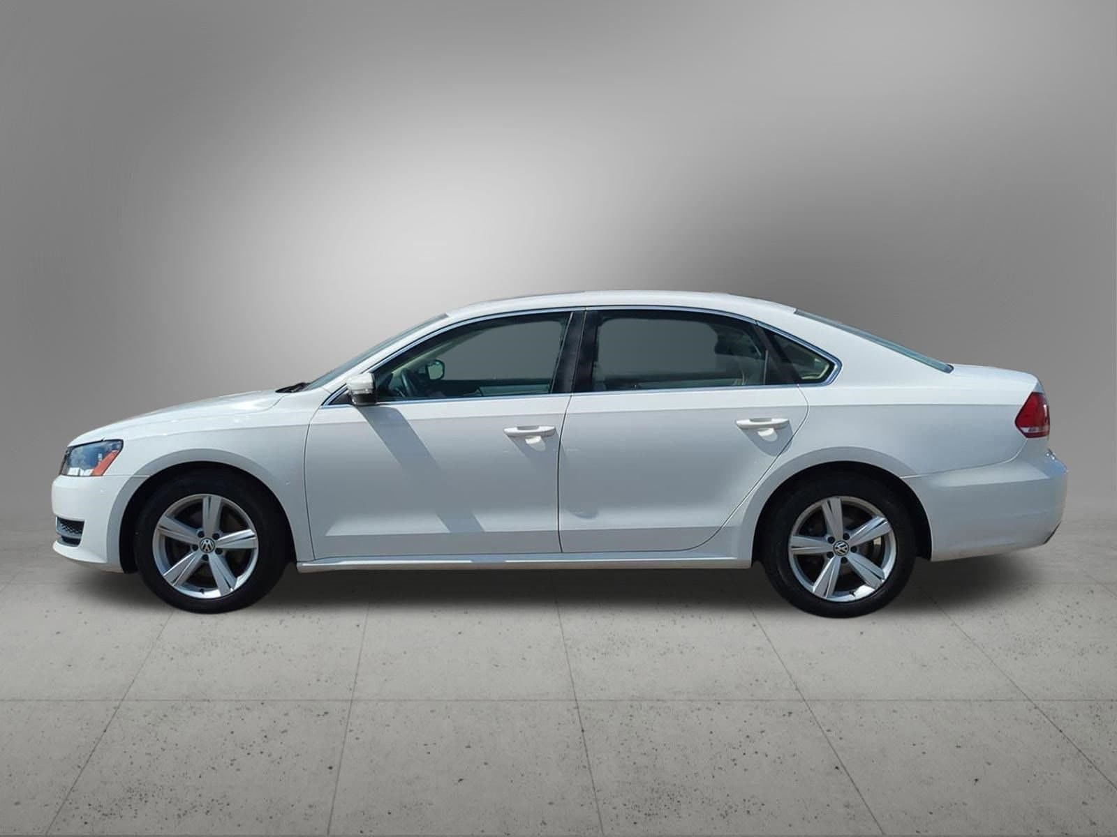 Thumbnail: 2012 Volkswagen Passat - 3