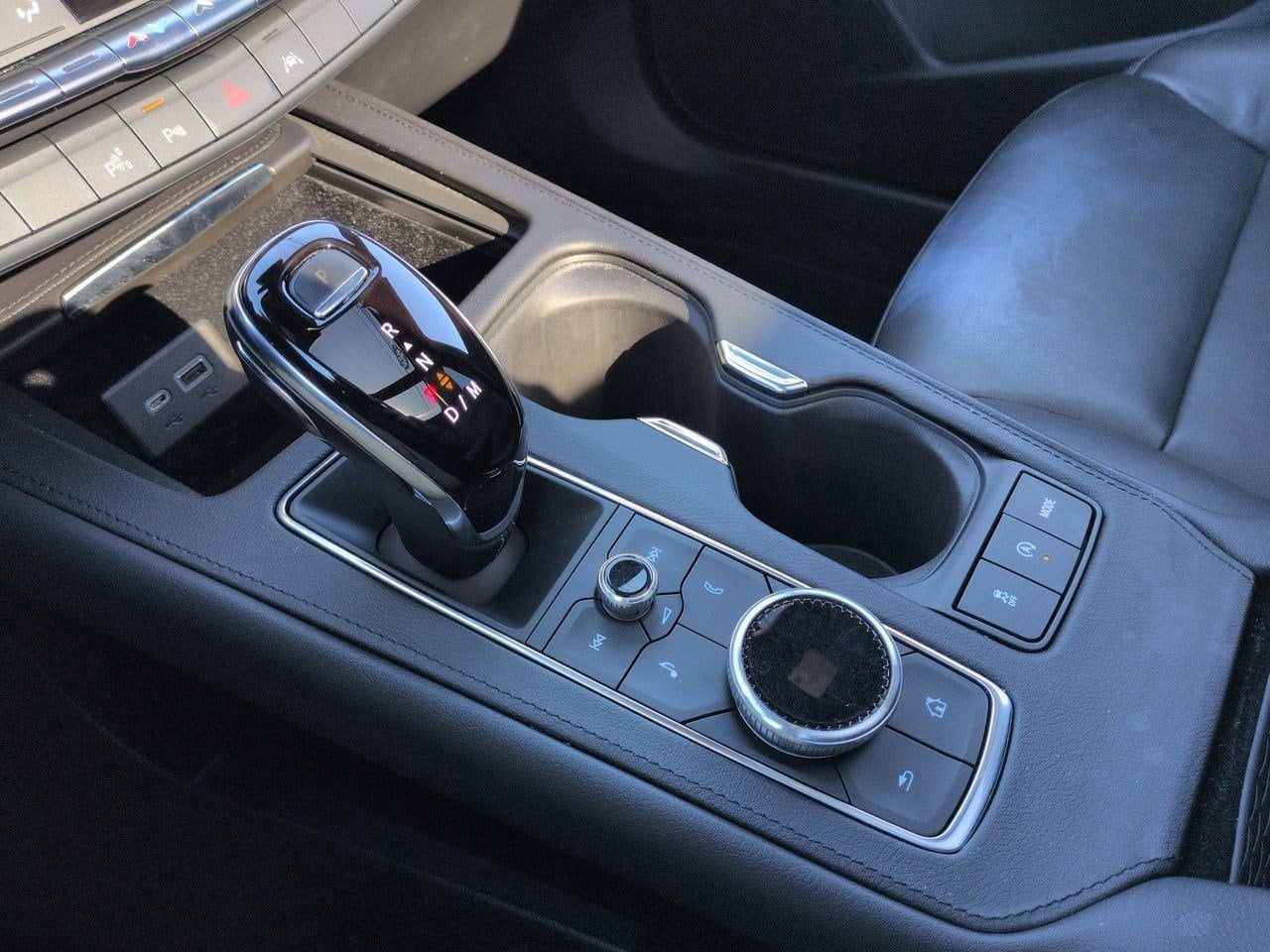 Thumbnail: 2023 Cadillac XT4 - 31