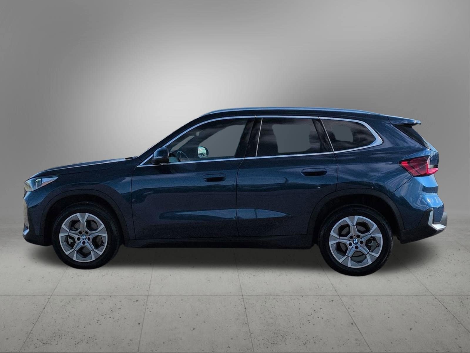 Thumbnail: 2023 BMW X1 - 3