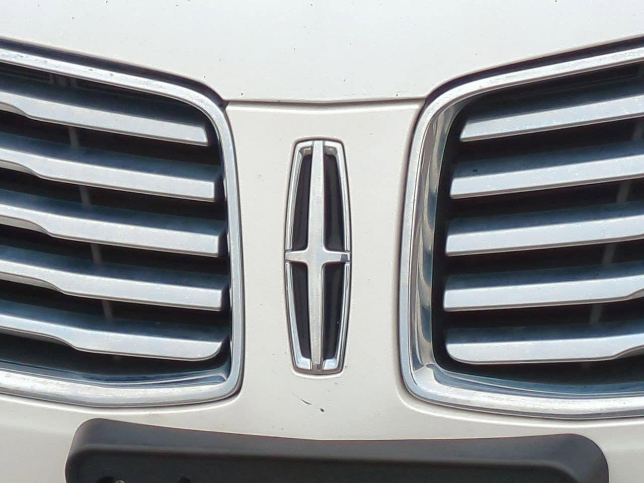 Thumbnail: 2017 Lincoln MKC - 11