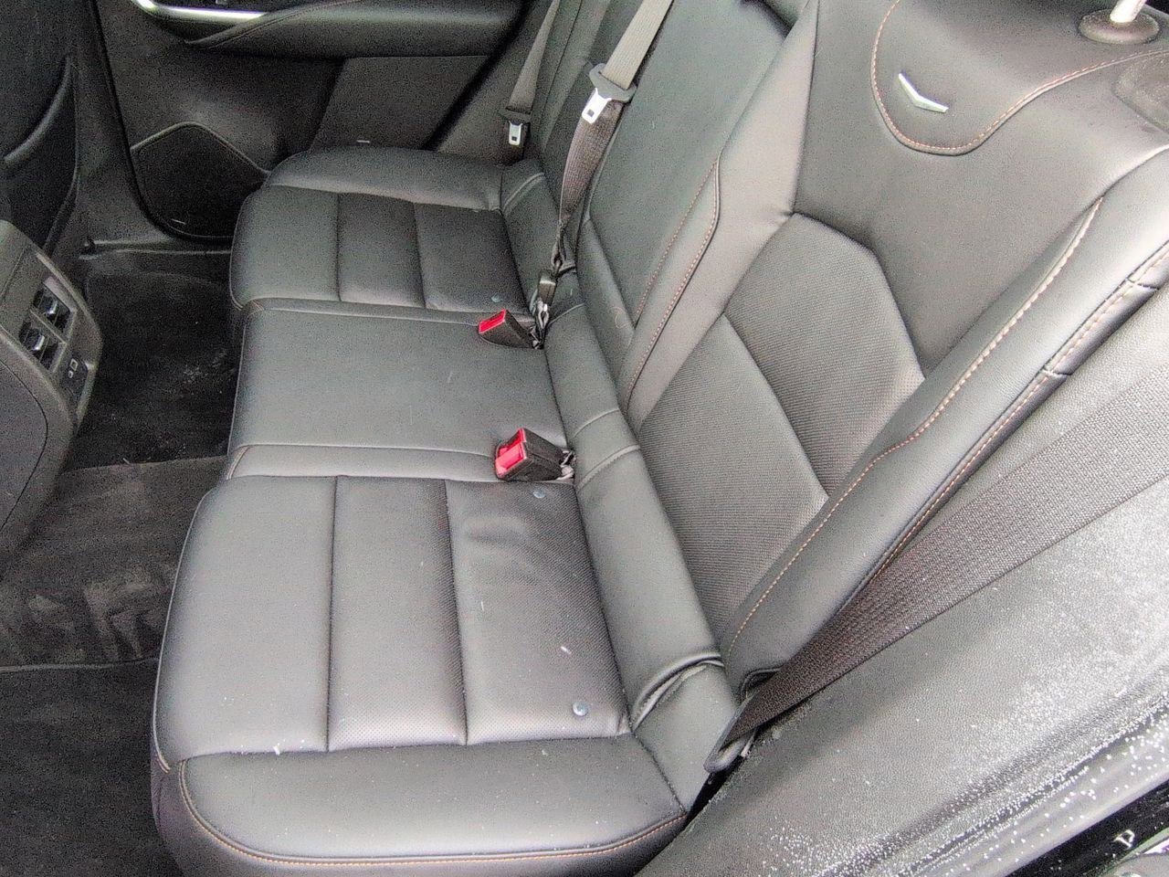 Thumbnail: 2023 Cadillac XT4 - 20