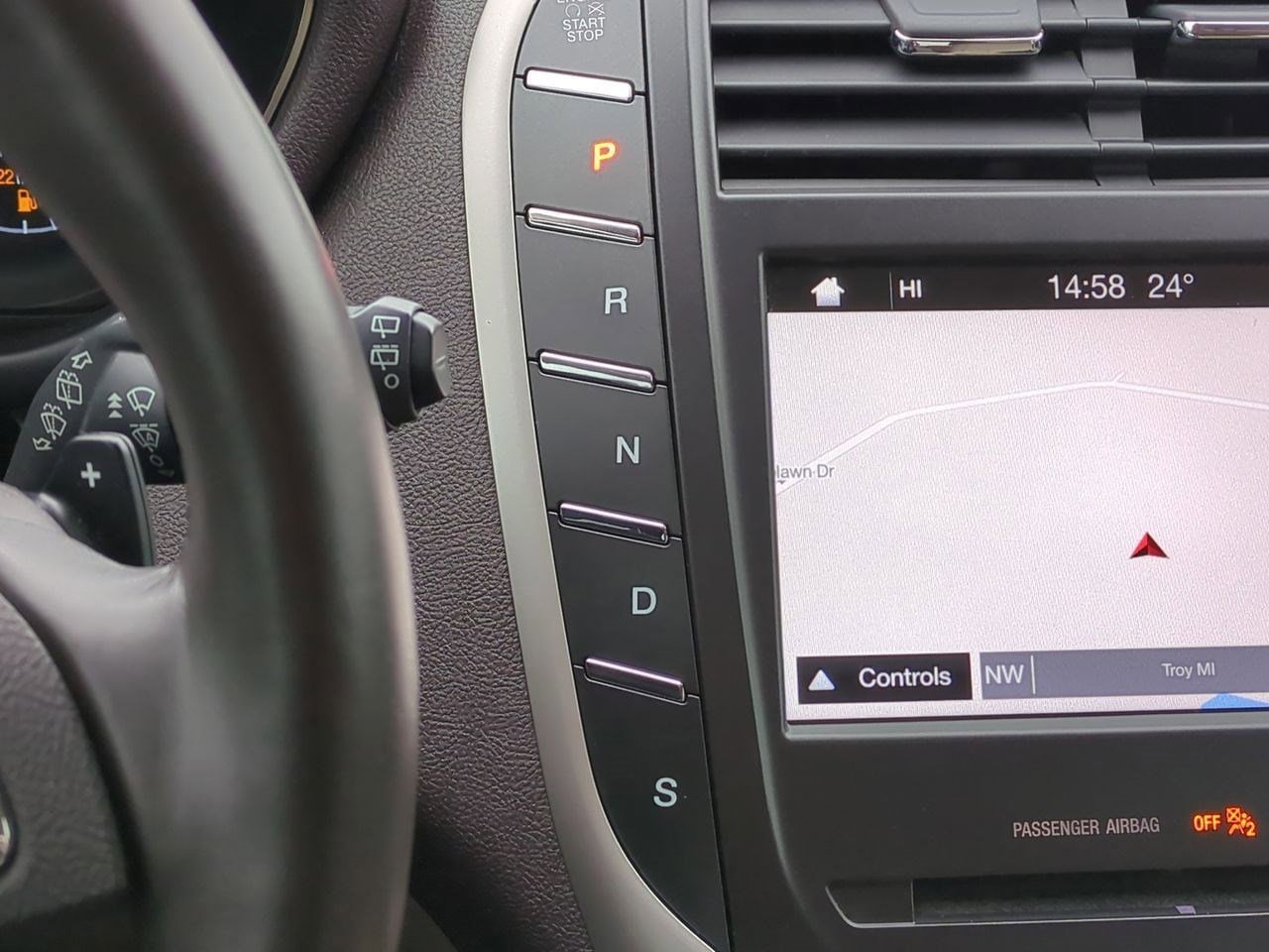 Thumbnail: 2017 Lincoln MKC - 33