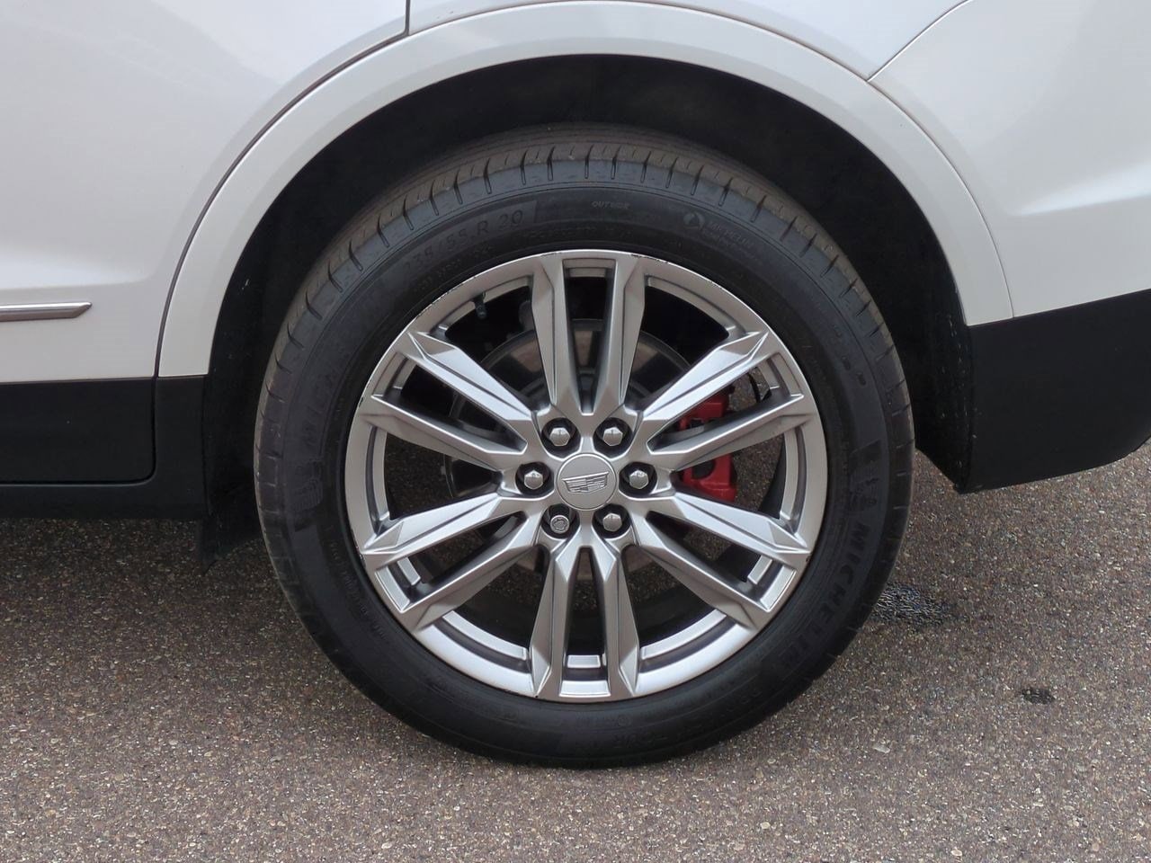 Thumbnail: 2023 Cadillac XT5 - 13