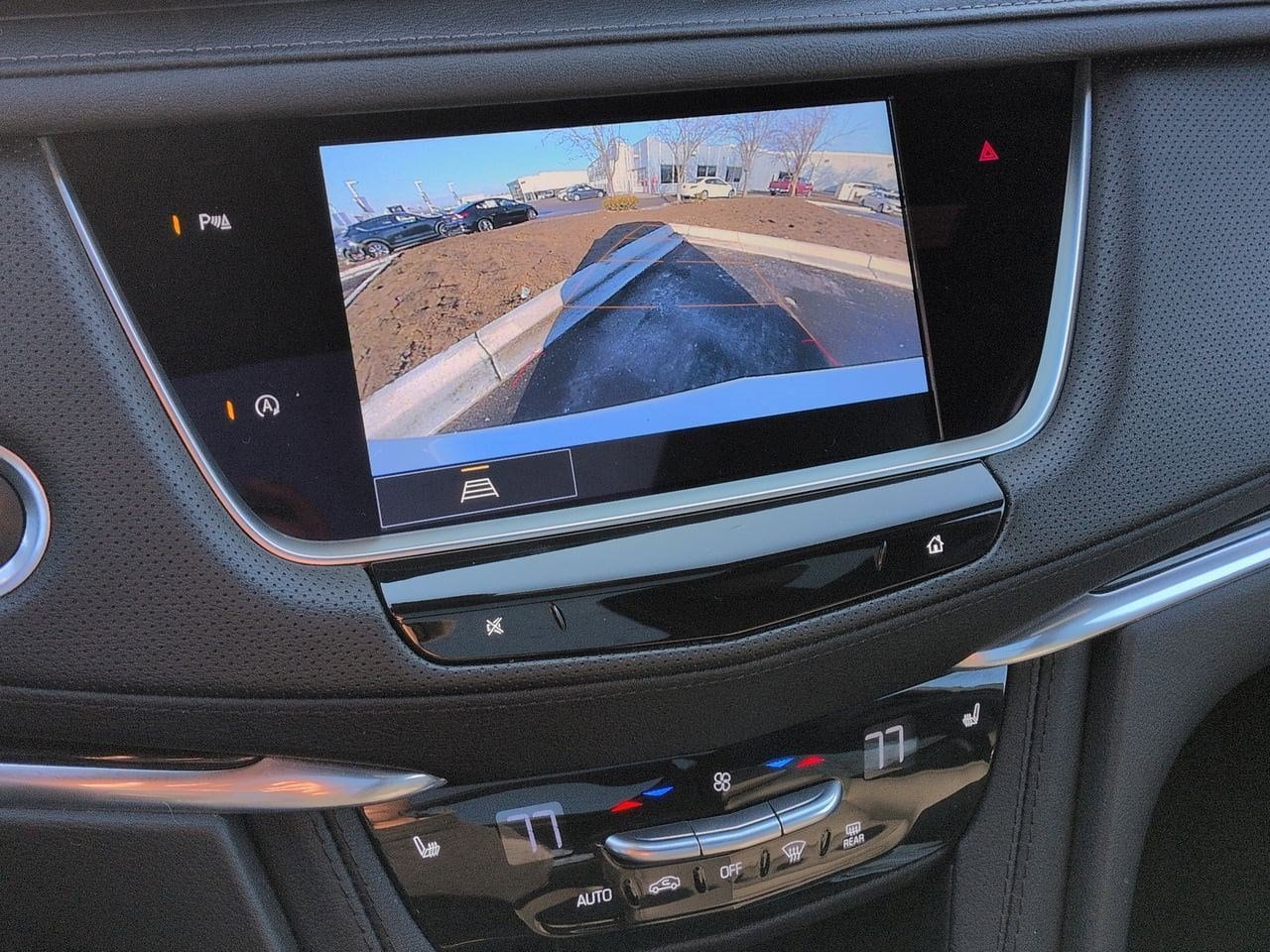 Thumbnail: 2023 Cadillac XT5 - 31