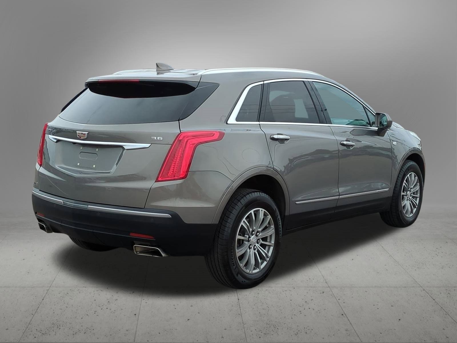 Thumbnail: 2022 Cadillac XT5 - 6