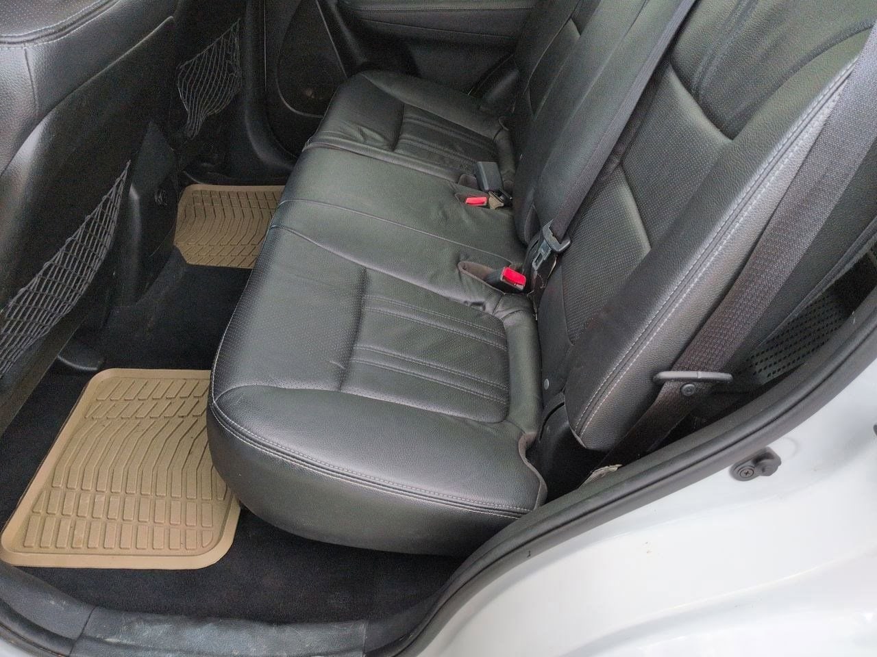 Thumbnail: 2013 Kia Sorento - 20